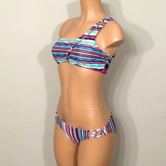 Jessica Simpson multicolored one-shouldered bikini - Picture 3 of 13
